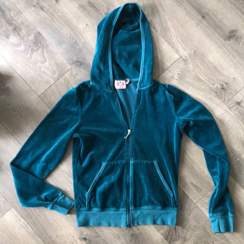 🎉 Juicy Couture Velour Top 🎉